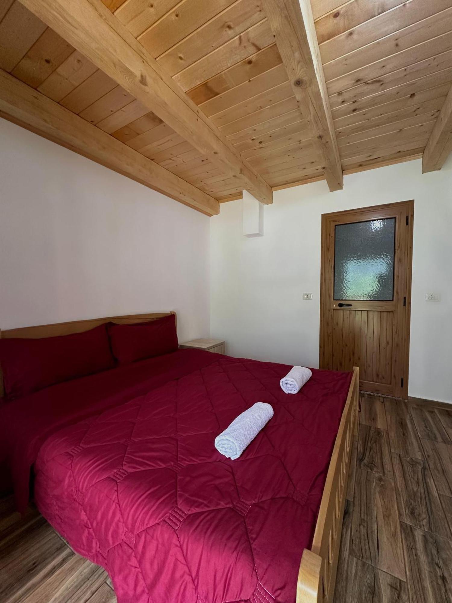 Bujtina Zici Hotell Theth Exteriör bild