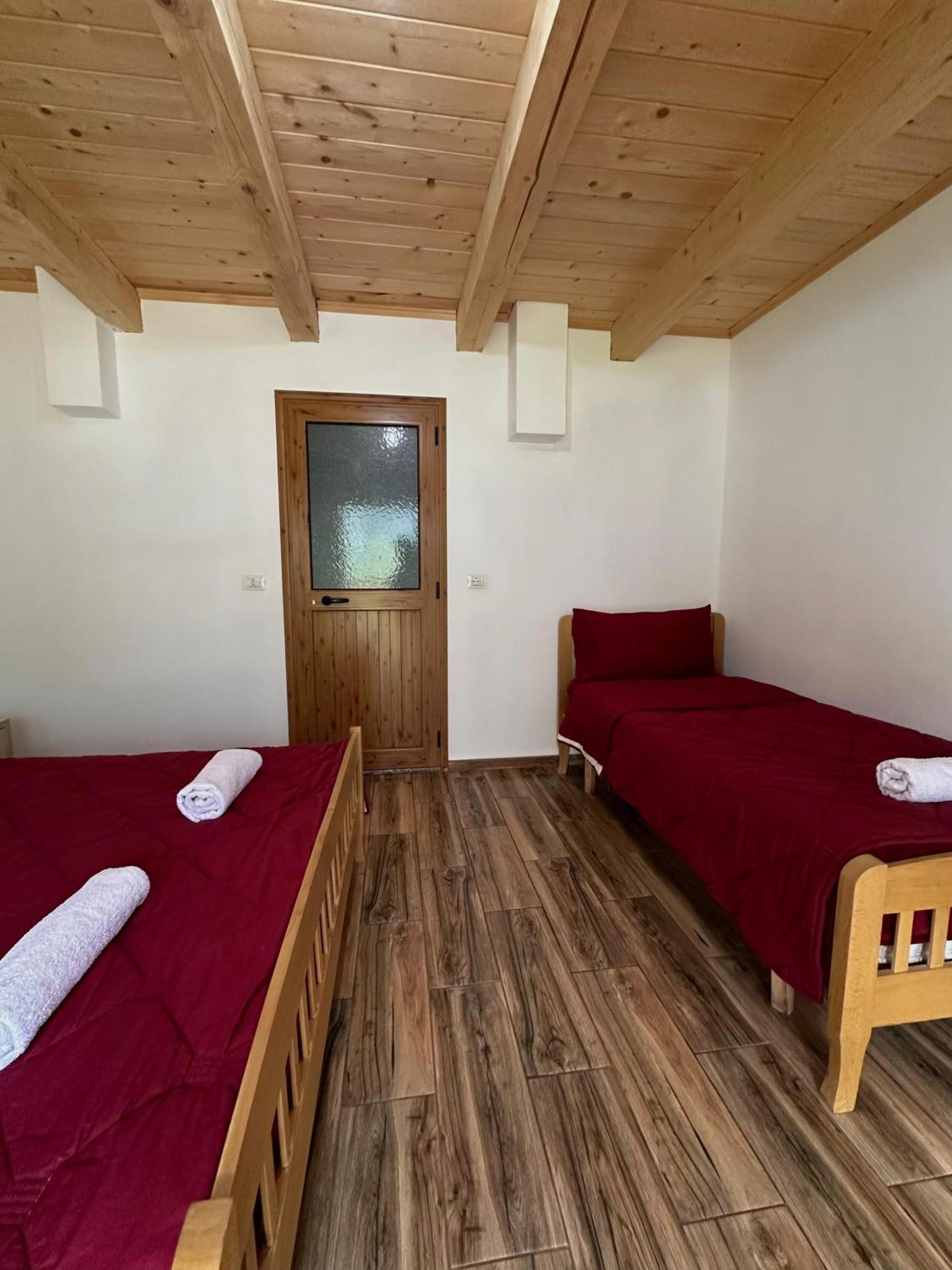 Bujtina Zici Hotell Theth Exteriör bild