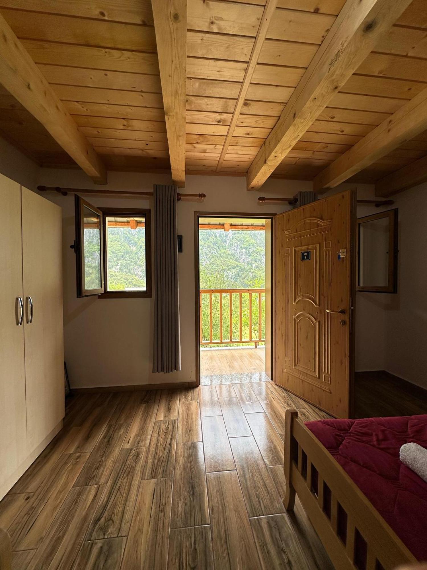 Bujtina Zici Hotell Theth Exteriör bild