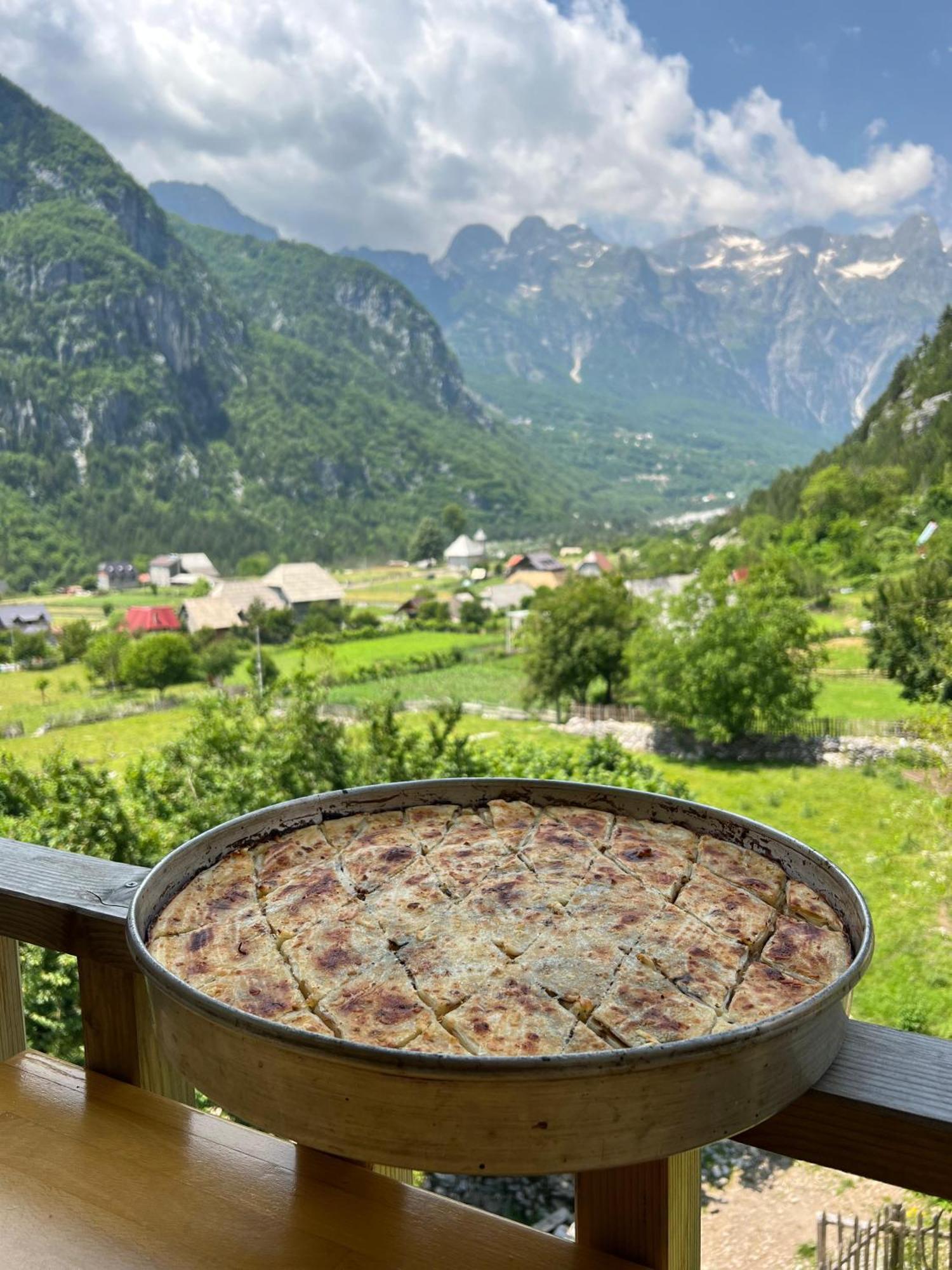 Bujtina Zici Hotell Theth Exteriör bild