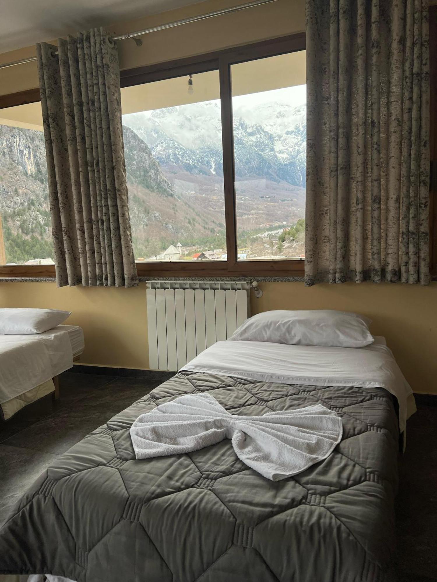Bujtina Zici Hotell Theth Exteriör bild