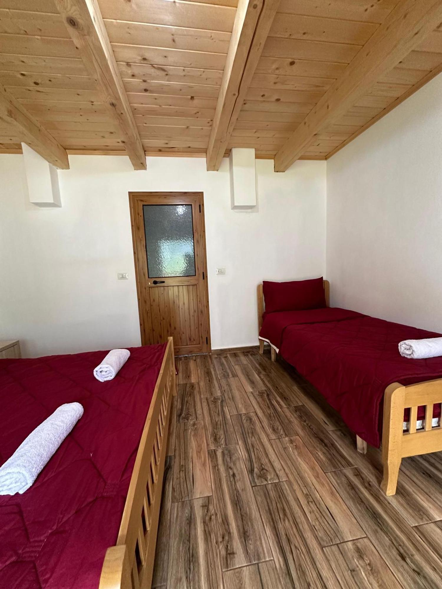 Bujtina Zici Hotell Theth Exteriör bild