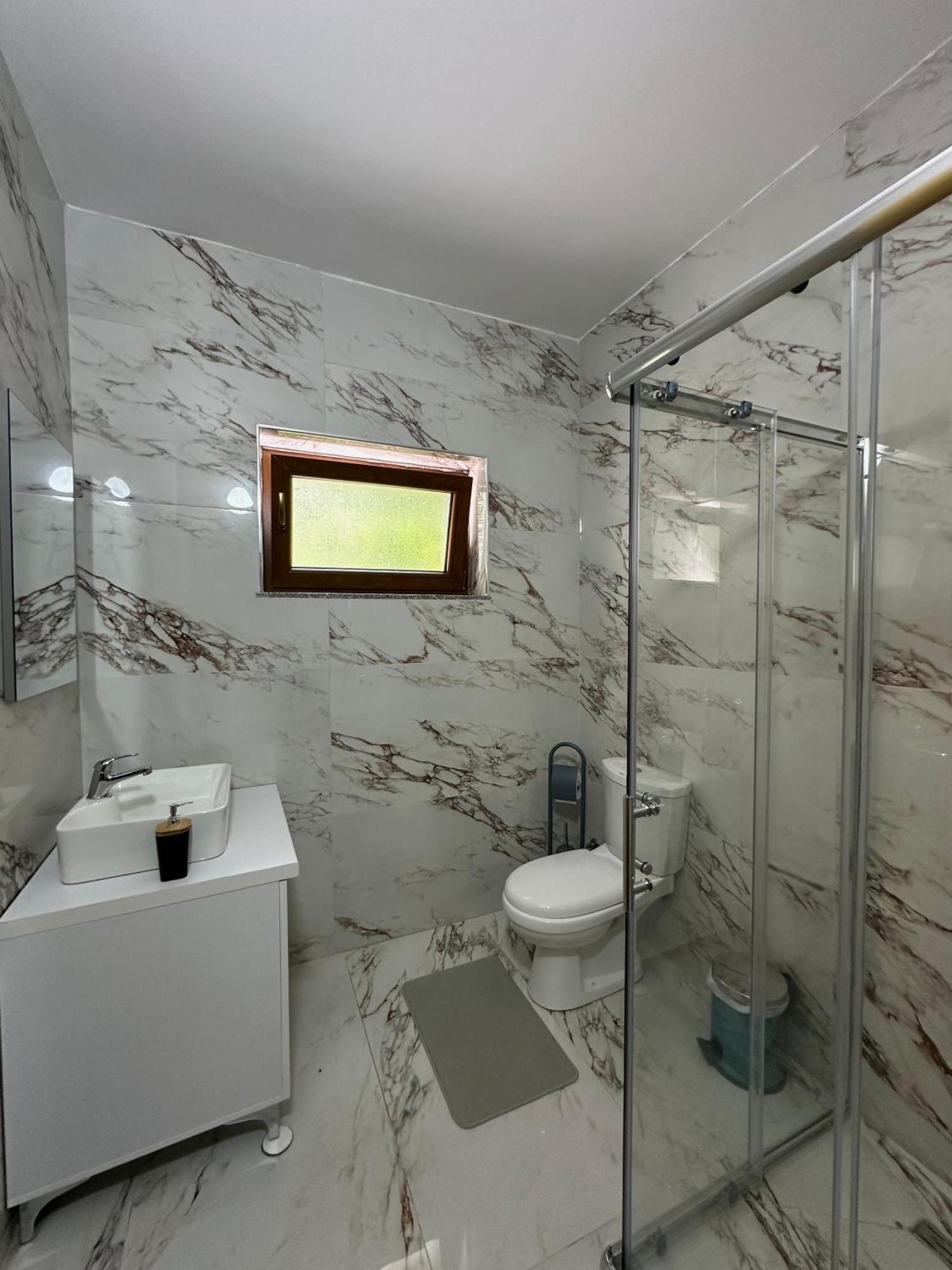 Bujtina Zici Hotell Theth Exteriör bild