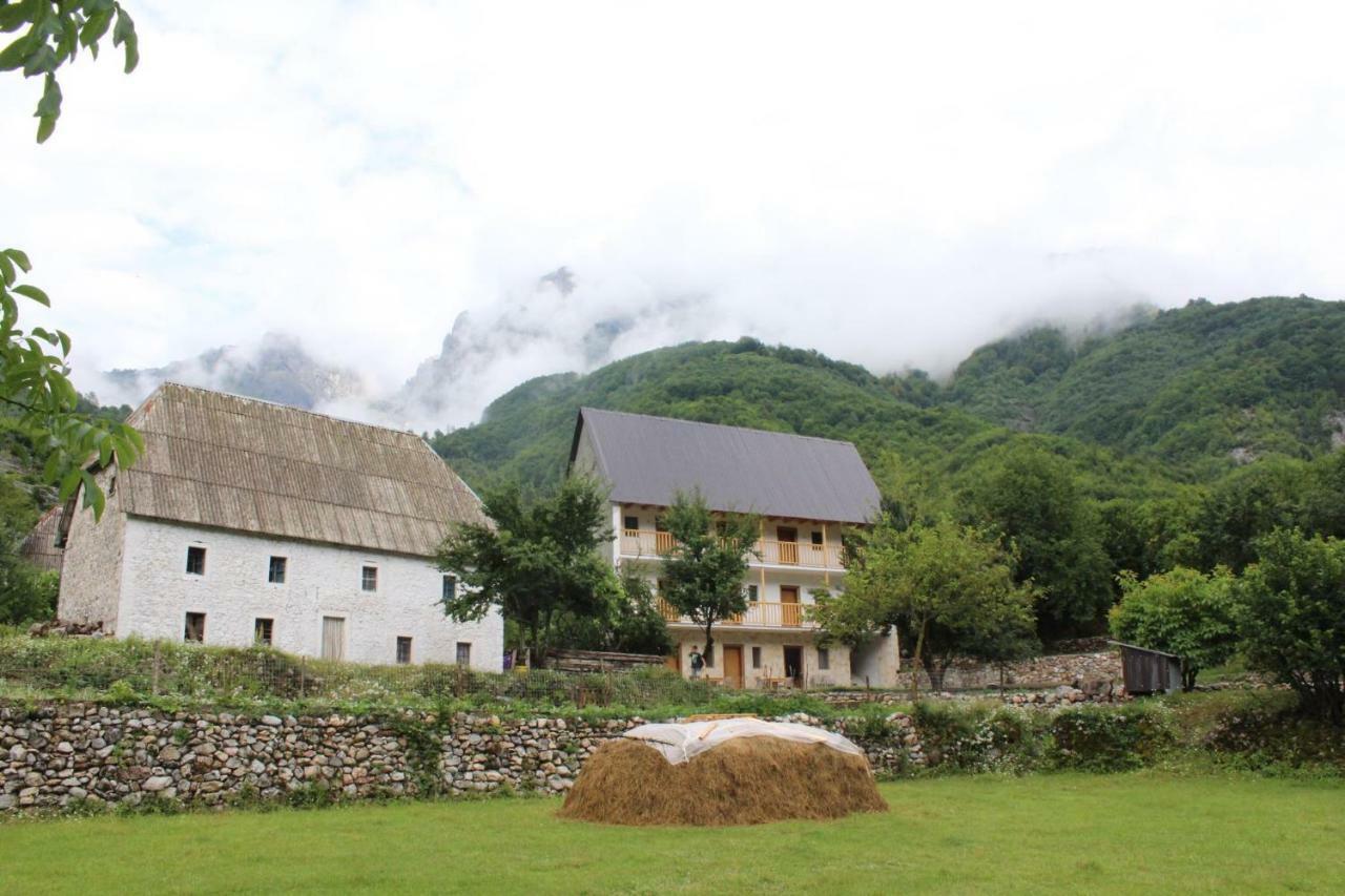 Bujtina Zici Hotell Theth Exteriör bild
