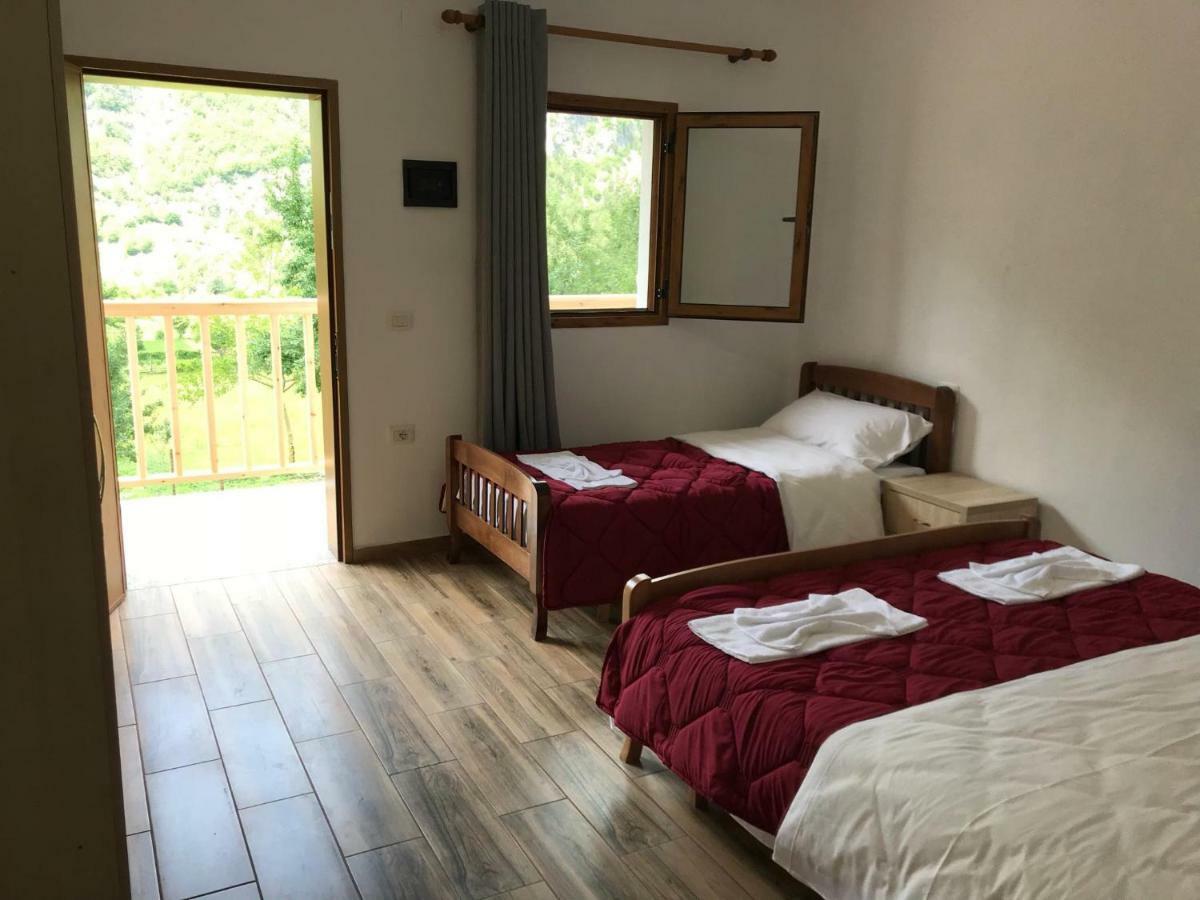 Bujtina Zici Hotell Theth Exteriör bild