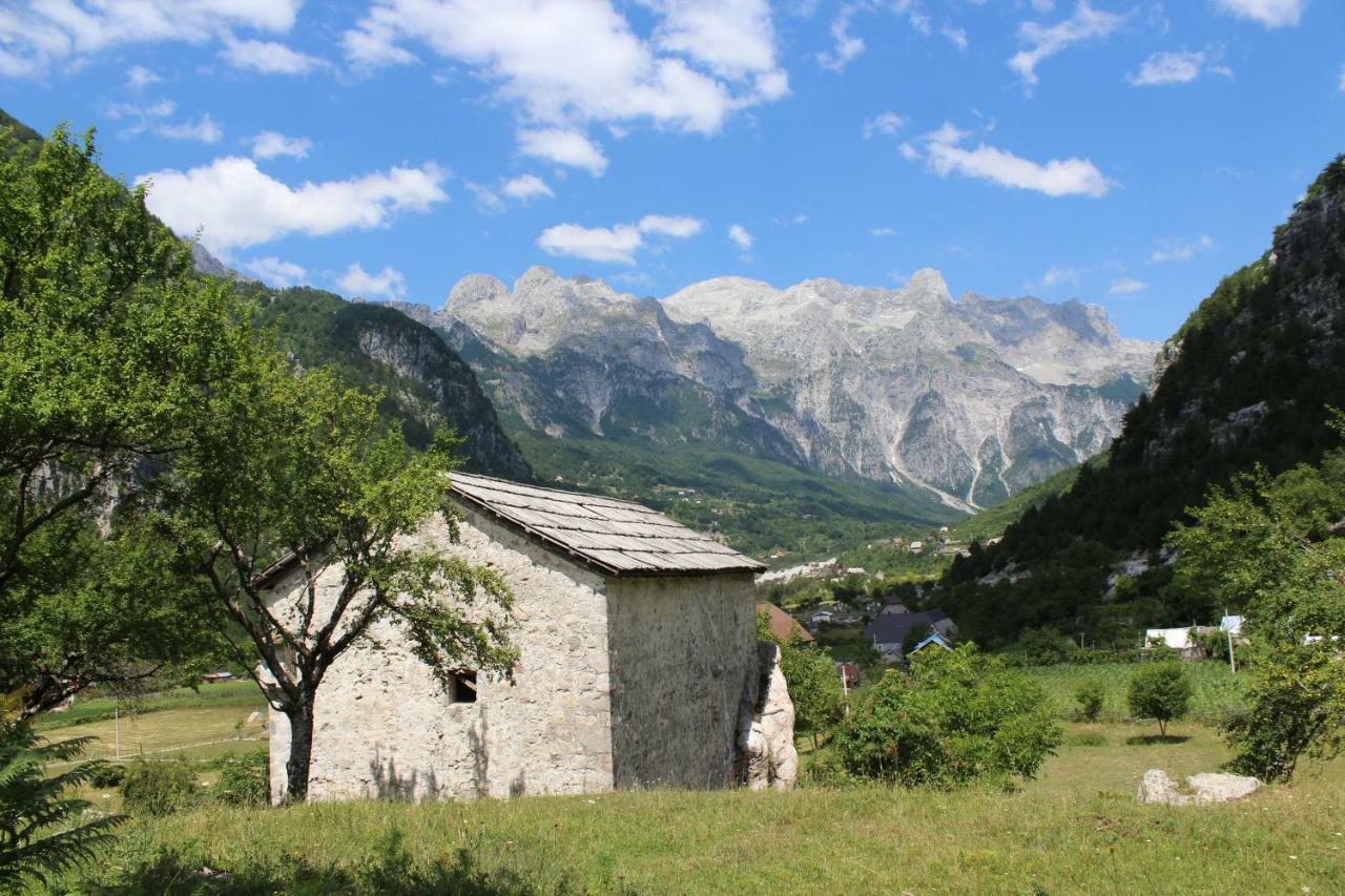 Bujtina Zici Hotell Theth Exteriör bild