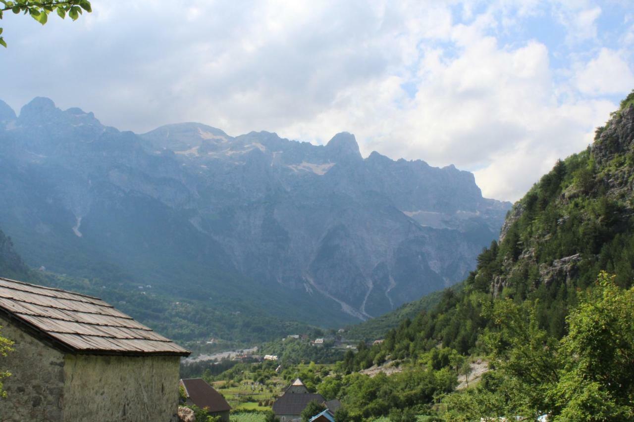 Bujtina Zici Hotell Theth Exteriör bild